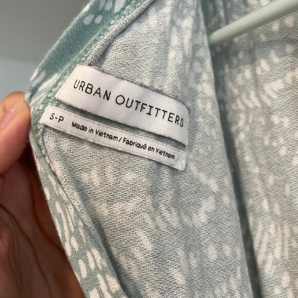 UO Arden Plunging Romper Green - Picture 7 of 7